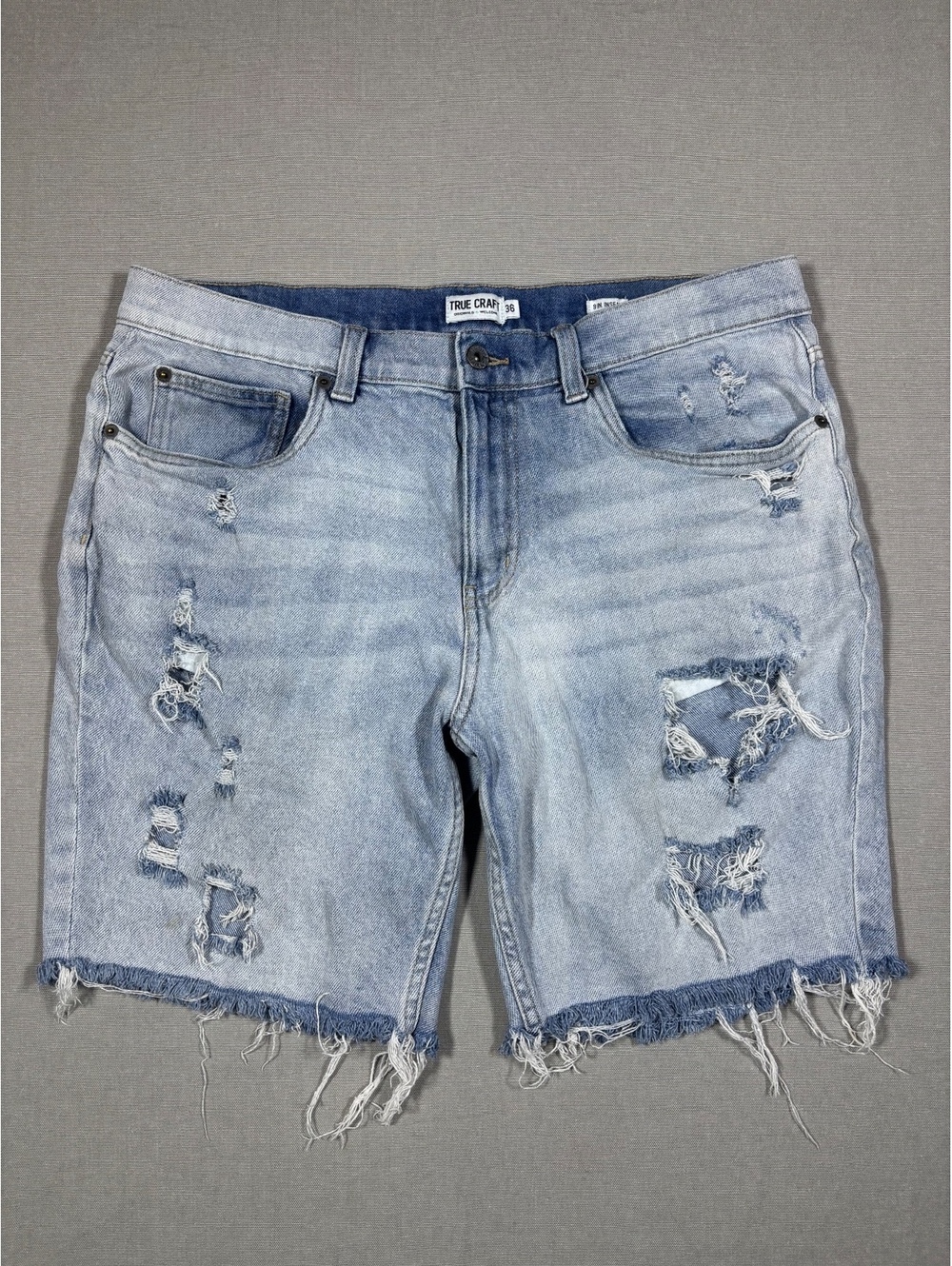 True Craft Distressed Denim Shorts Mens Size 36 Light Wash Ripped Raw Hem